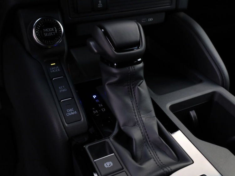 Toyota Land Cruiser 2.8 D-4D Blind Van Navigator | Leder | Stoelverwarming | Trekhaa