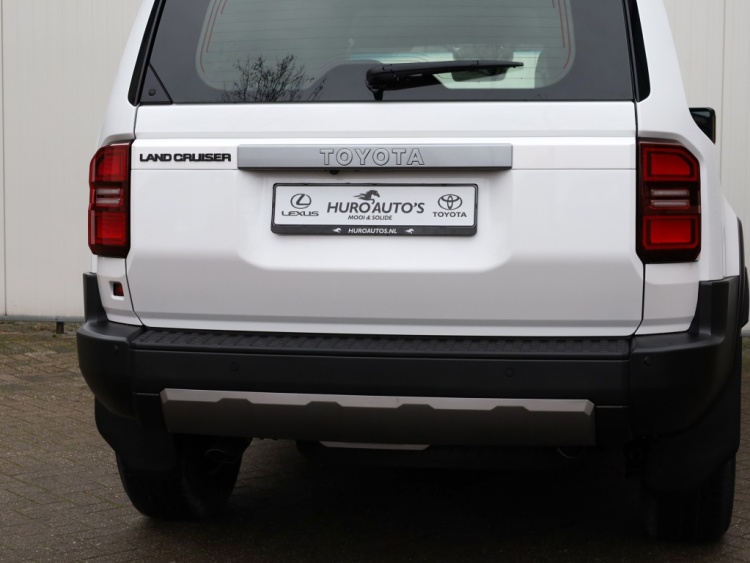 Toyota Land Cruiser 2.8 D-4D Blind Van Navigator | Leder | Stoelverwarming | Trekhaa