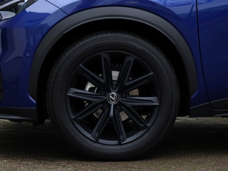 Lexus LBX Original Edition AWD | Bi-Tone | Leder/Alcantara | Head-Up