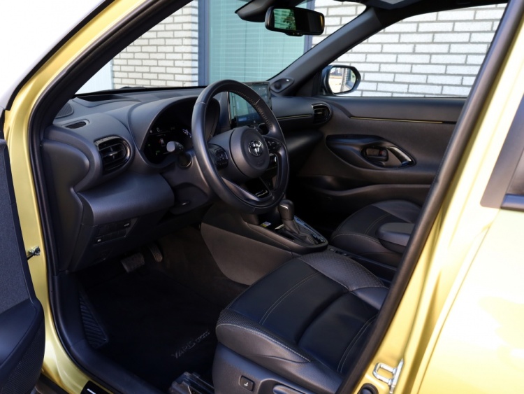 Toyota Yaris Cross 1.5 Hybrid Launch Edition | Bi-Tone | Leder | JBL Audio