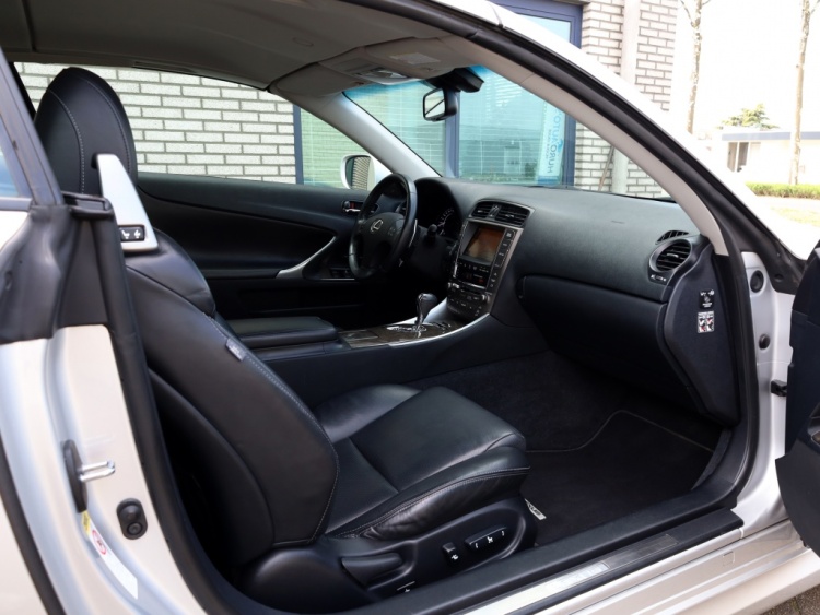 Lexus IS Cabriolet 250C Executive | Mark Levinson | Leder | Stoelventilatie