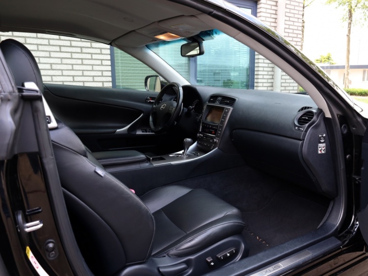 Lexus IS Cabriolet 250C Luxury | Leder | Navigatie | Stoelverwarming