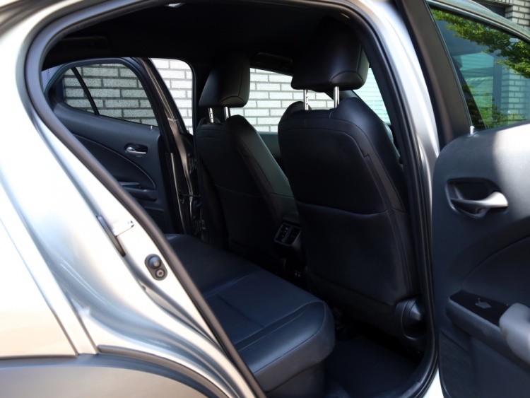 Lexus UX 250h Luxury Line | Leder | Head-up | Dodehoek