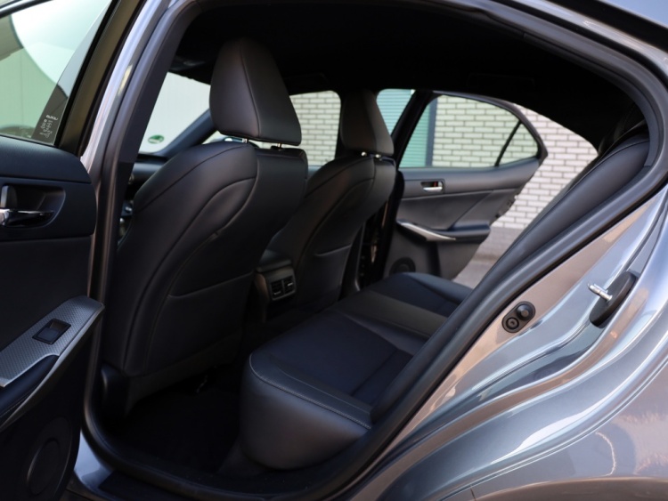 Lexus IS 300h F Sport Line | Premium Audio | Stoelverwarming | Parkeersen