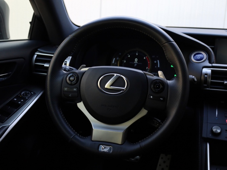 Lexus IS 300h F Sport Line | Premium Audio | Stoelverwarming | Parkeersen