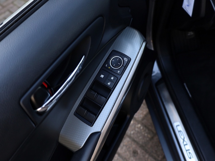 Lexus IS 300h F Sport Line | Premium Audio | Stoelverwarming | Parkeersen