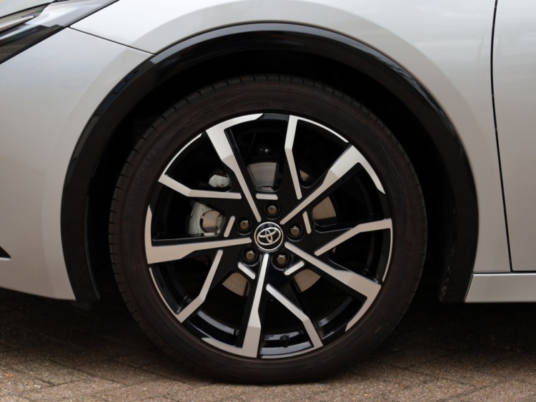 Toyota Prius 2.0 Plug-in Executive | El. Achterklep | Stoel/Stuurwielverwarm