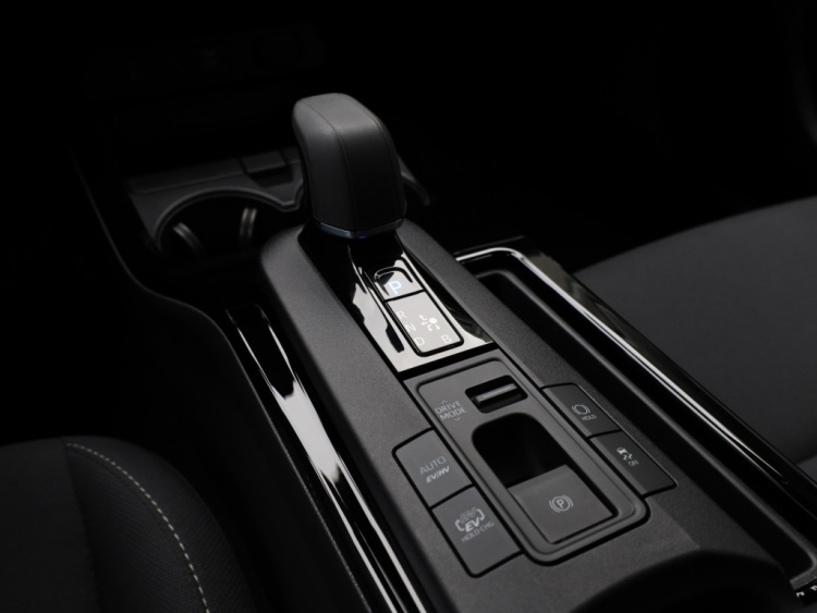 Toyota Prius 2.0 Plug-in Executive | El. Achterklep | Stoel/Stuurwielverwarm