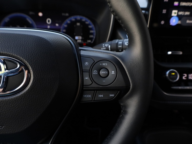 Toyota Corolla Touring Sports Hybrid 200 Dynamic | Half Leder | Stoelverwarming | Parkeersenso