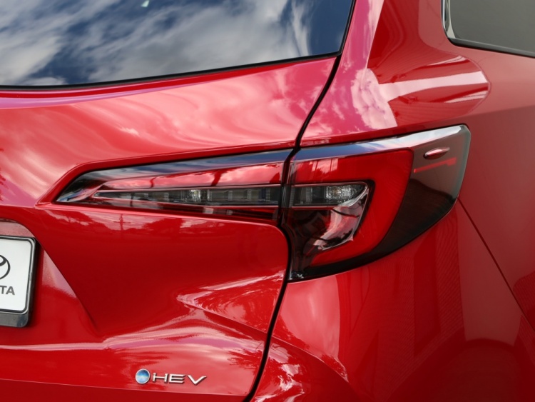 Toyota Corolla Touring Sports Hybrid 200 Dynamic | Half Leder | Stoelverwarming | Parkeersenso