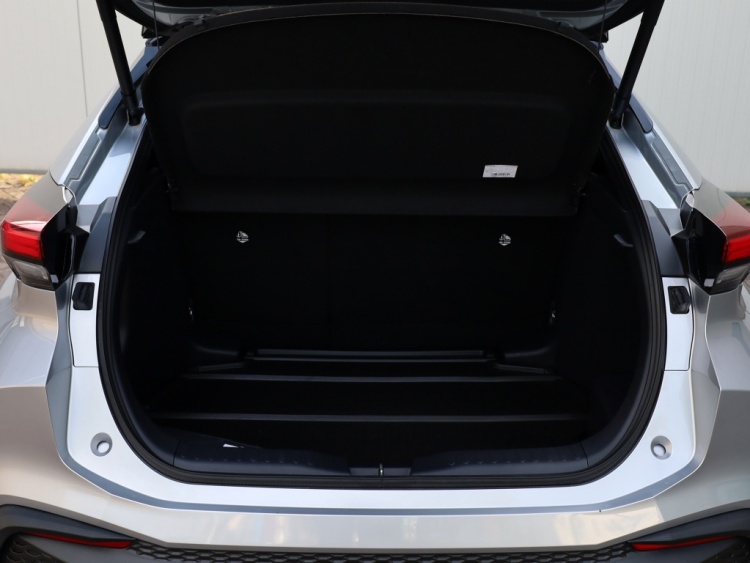 Toyota C-HR 2.0 Hybrid 200 Dynamic | Stoelverwarming | El. Achterklep |