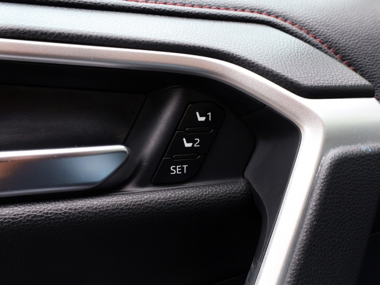 Toyota RAV4 2.5 Plug-in Hybride Bi-Tone+ | Head-up | Panoramadak | Stoelvent