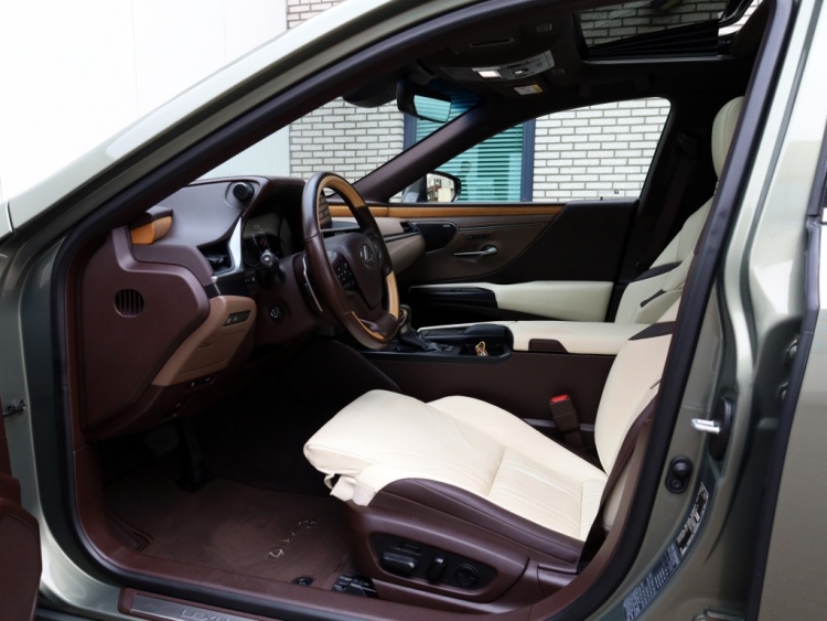 Lexus ES 300h President Line | Mark Levinson | Stoelventilatie | 360 Came