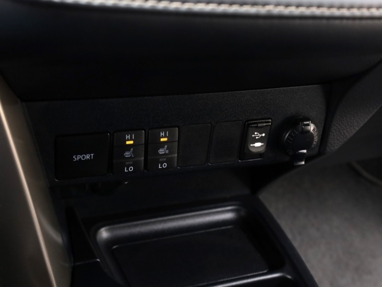 Toyota RAV4 2.0 Executive Business 4WD | Leder | 2000 KG trekgewicht