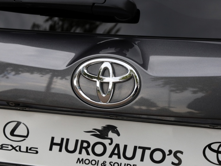 Toyota RAV4 2.0 Executive Business 4WD | Leder | 2000 KG trekgewicht