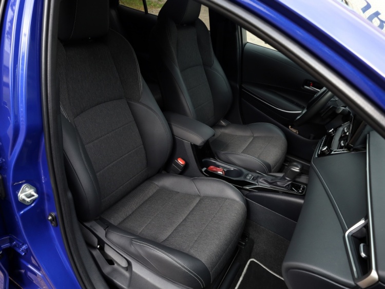 Toyota Corolla Touring Sports Hybrid 200 Dynamic | Full LED | Stoelverwarming | El. Achterklep