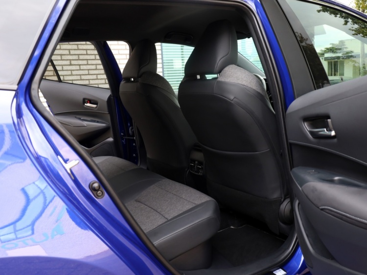 Toyota Corolla Touring Sports Hybrid 200 Dynamic | Full LED | Stoelverwarming | El. Achterklep