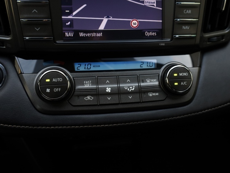 Toyota RAV4 2.0 Executive Business 4WD Automaat | Leder | Dodehoek | Trekhaa