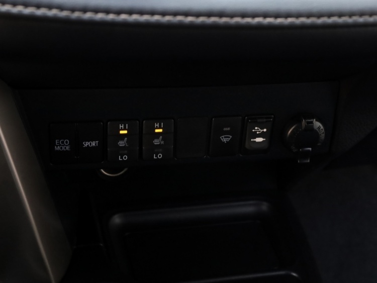 Toyota RAV4 2.0 Executive Business 4WD Automaat | Leder | Dodehoek | Trekhaa