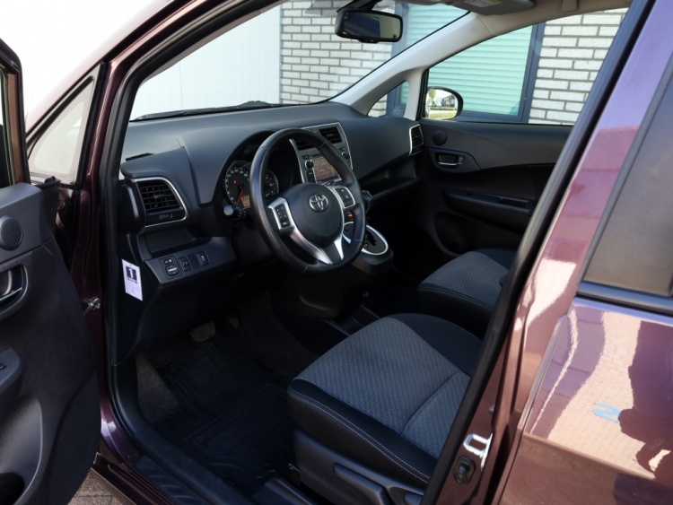 Toyota Verso-S 1.3 VVT-i Dynamic Automaat | Panoramadak | Clima | Trekhaak