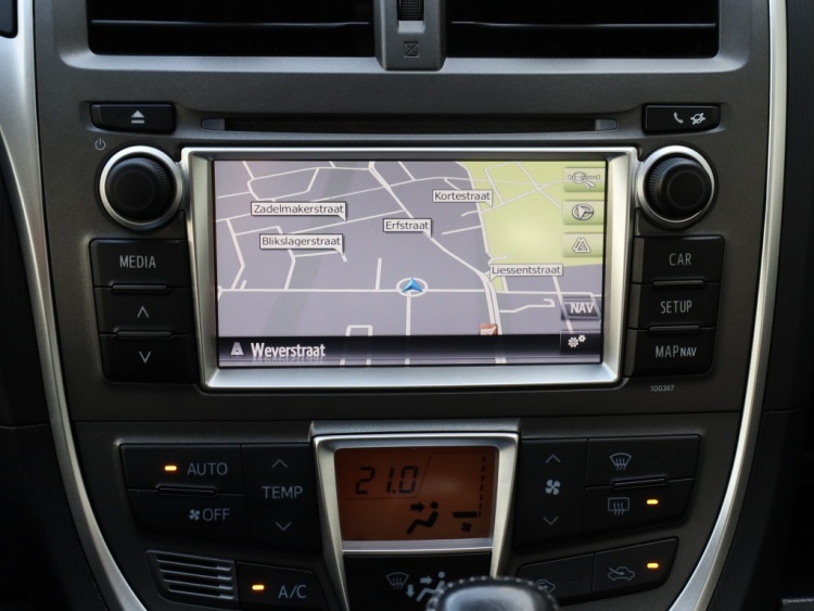 Toyota Verso-S 1.3 VVT-i Dynamic Automaat | Panoramadak | Clima | Trekhaak