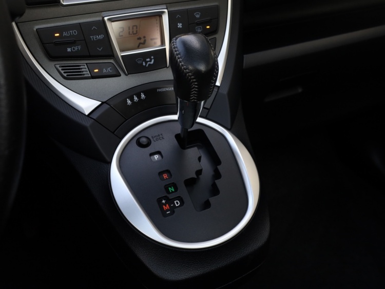 Toyota Verso-S 1.3 VVT-i Dynamic Automaat | Panoramadak | Clima | Trekhaak