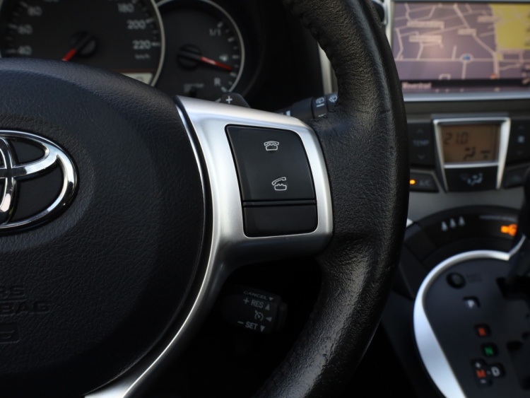 Toyota Verso-S 1.3 VVT-i Dynamic Automaat | Panoramadak | Clima | Trekhaak