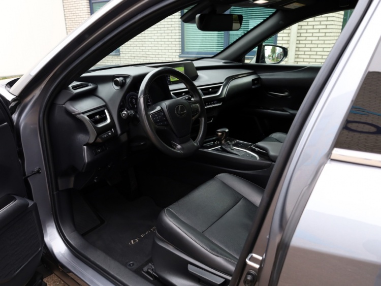 Lexus UX 250h AWD Luxury Line | Leder | Head up | Dodehoek