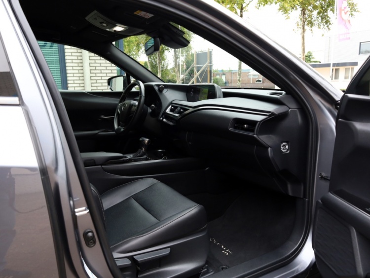 Lexus UX 250h AWD Luxury Line | Leder | Head up | Dodehoek