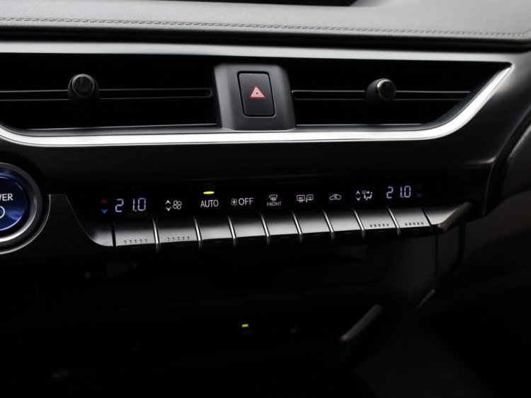 Lexus UX 250h AWD Luxury Line | Leder | Head up | Dodehoek