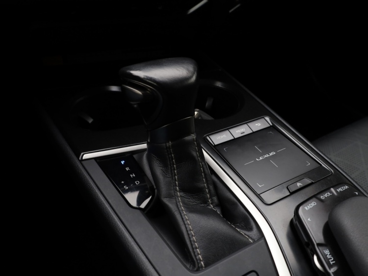 Lexus UX 250h AWD Luxury Line | Leder | Head up | Dodehoek