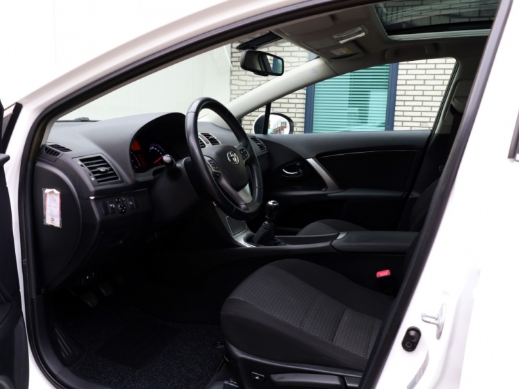 Toyota Avensis wagon 1.6 VVTi Business | Panoramadak | Clima | Cruise