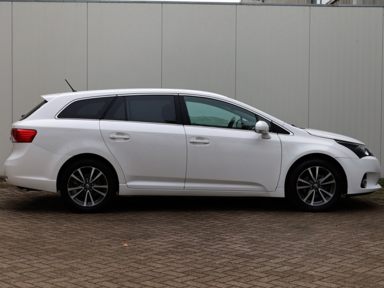 Toyota Avensis wagon 1.6 VVTi Business | Panoramadak | Clima | Cruise