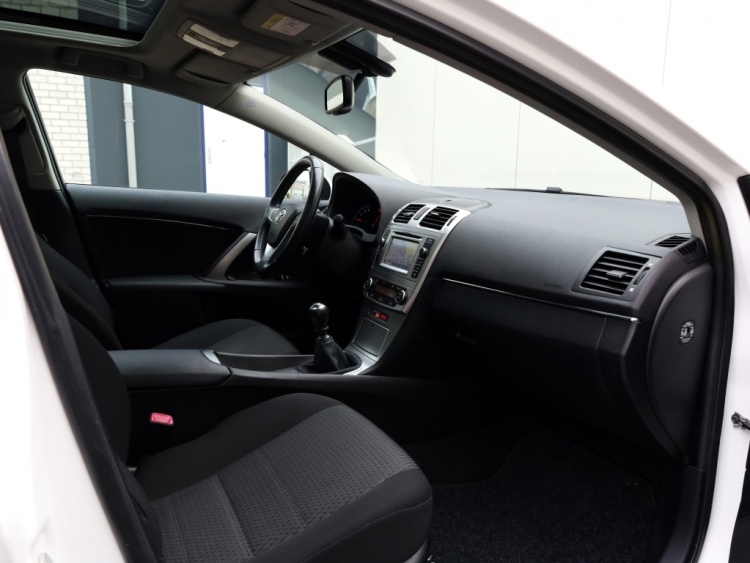 Toyota Avensis wagon 1.6 VVTi Business | Panoramadak | Clima | Cruise