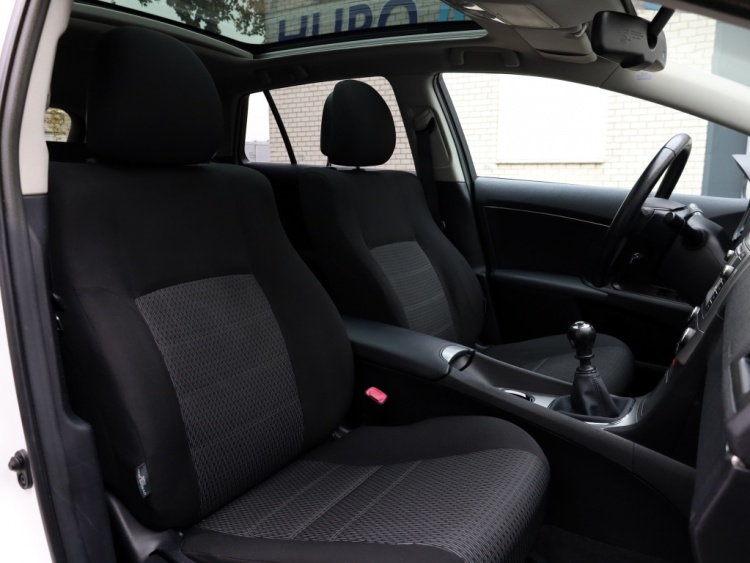 Toyota Avensis wagon 1.6 VVTi Business | Panoramadak | Clima | Cruise