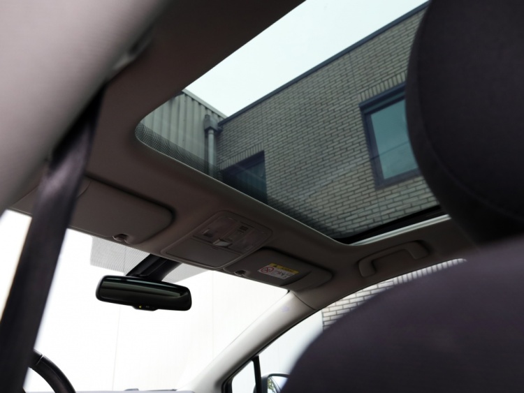 Toyota Avensis wagon 1.6 VVTi Business | Panoramadak | Clima | Cruise