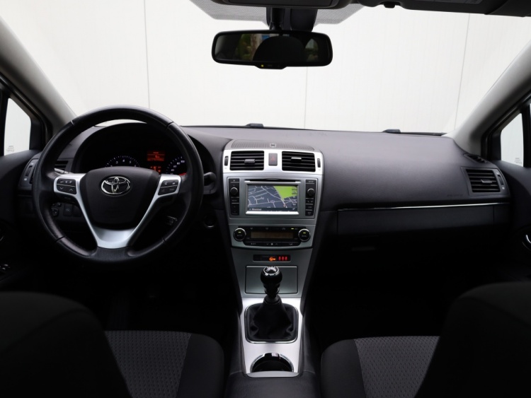 Toyota Avensis wagon 1.6 VVTi Business | Panoramadak | Clima | Cruise