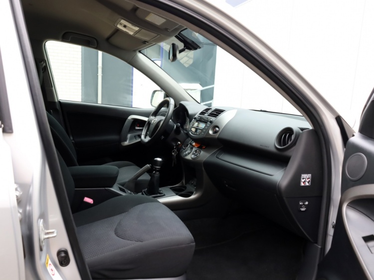 Toyota RAV4 2.0 VVTi Dynamic 2WD | Clima | Cruise | 2000 KG trekgewicht