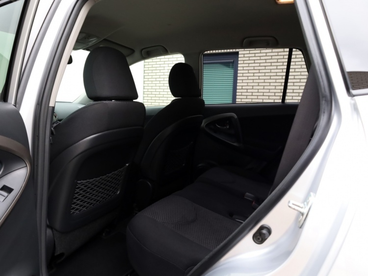 Toyota RAV4 2.0 VVTi Dynamic 2WD | Clima | Cruise | 2000 KG trekgewicht