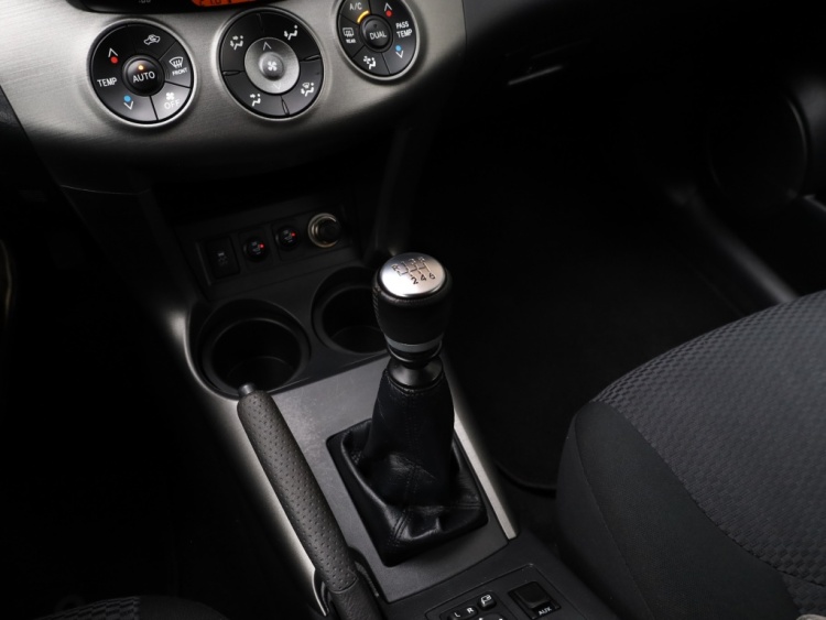 Toyota RAV4 2.0 VVTi Dynamic 2WD | Clima | Cruise | 2000 KG trekgewicht