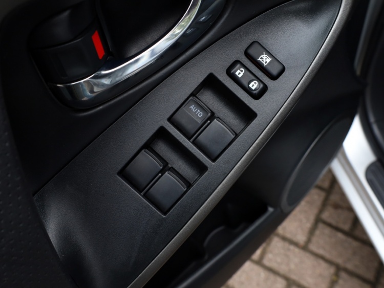 Toyota RAV4 2.0 VVTi Dynamic 2WD | Clima | Cruise | 2000 KG trekgewicht