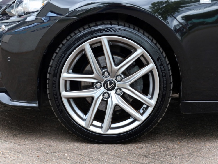 Lexus IS 300h F Sport Line | Stoelventilatie | Leder | Elektrische Stoele