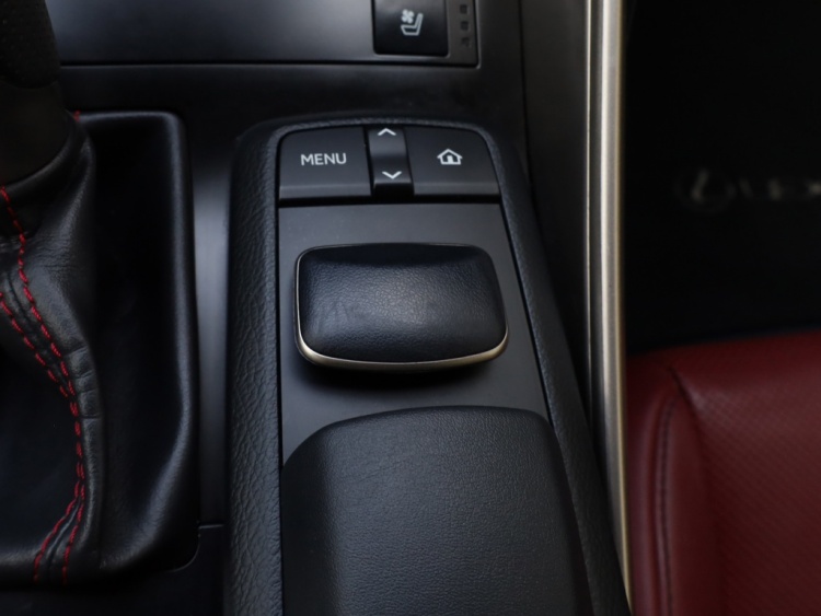 Lexus IS 300h F Sport Line | Stoelventilatie | Leder | Elektrische Stoele