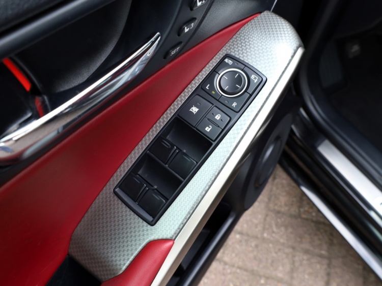 Lexus IS 300h F Sport Line | Stoelventilatie | Leder | Elektrische Stoele