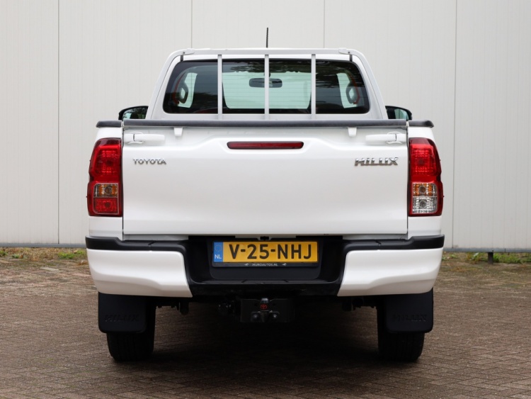 Toyota Hilux 2.4 D-4D 4WD Cool Comfort | Airco | Cruise | Trekhaak