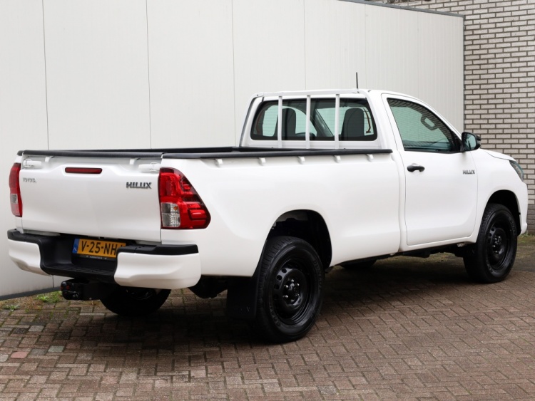 Toyota Hilux 2.4 D-4D 4WD Cool Comfort | Airco | Cruise | Trekhaak