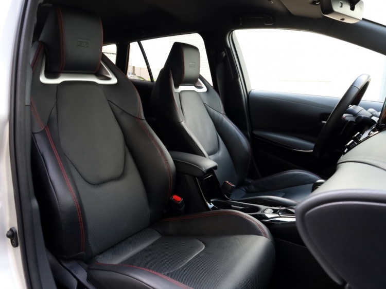 Toyota Corolla Touring Sports Hybrid 200 GR Sport | JBL | Head up | Vol Leder