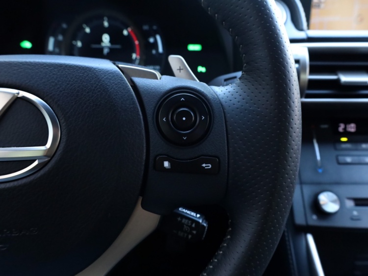 Lexus IS 300h F Sport Line | Premium Audio | Stoelverwarming | Parkeersen