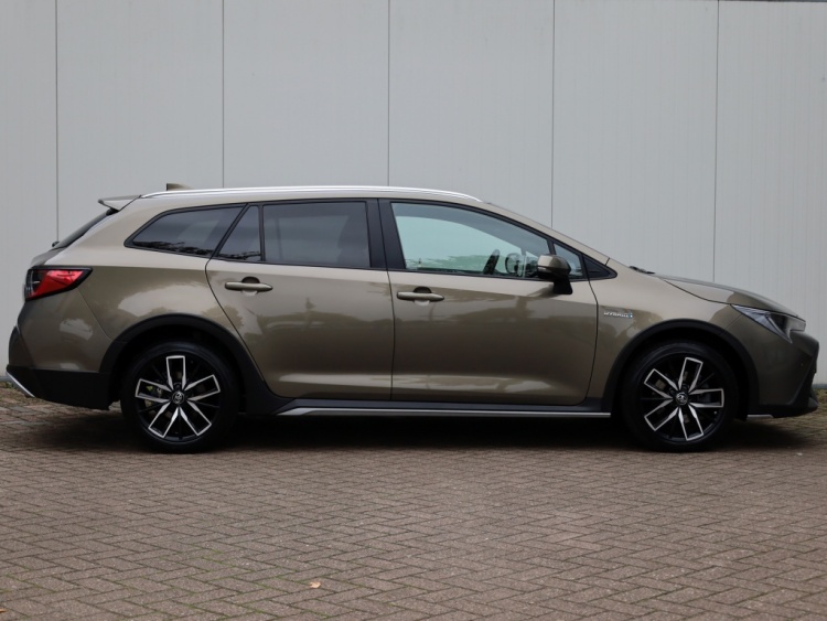 Toyota Corolla Touring Sports 2.0 Hybrid Trek | JBL | Full Led | Stoel/Stuurwiel verwarming