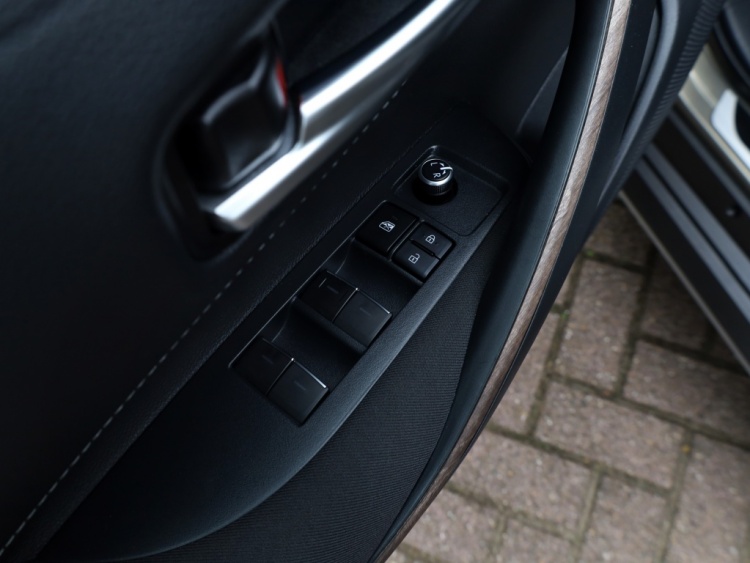 Toyota Corolla Touring Sports 2.0 Hybrid Trek | JBL | Full Led | Stoel/Stuurwiel verwarming